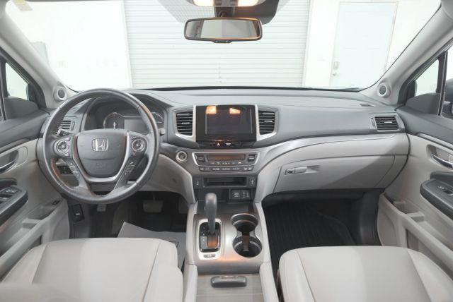 Photo of 2018 Steel Sapphire Metallic Honda Pilot