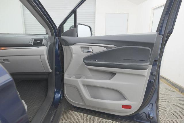 Photo of 2018 Steel Sapphire Metallic Honda Pilot