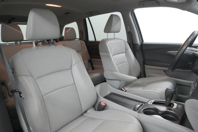 Photo of 2018 Steel Sapphire Metallic Honda Pilot