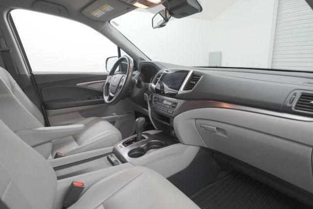 Photo of 2018 Steel Sapphire Metallic Honda Pilot