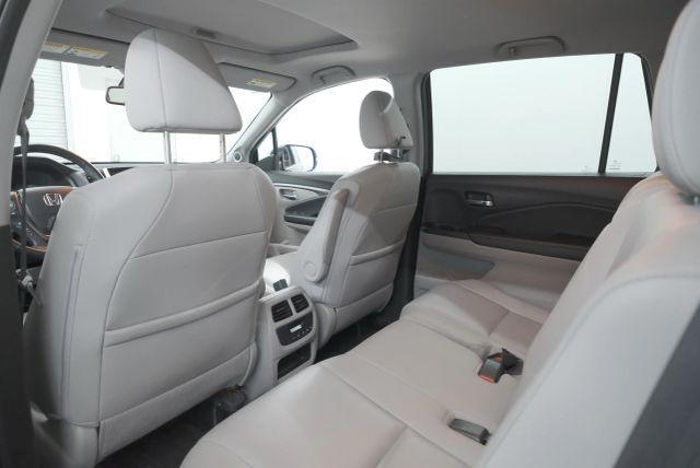 Photo of 2018 Steel Sapphire Metallic Honda Pilot