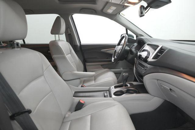 Photo of 2018 Steel Sapphire Metallic Honda Pilot