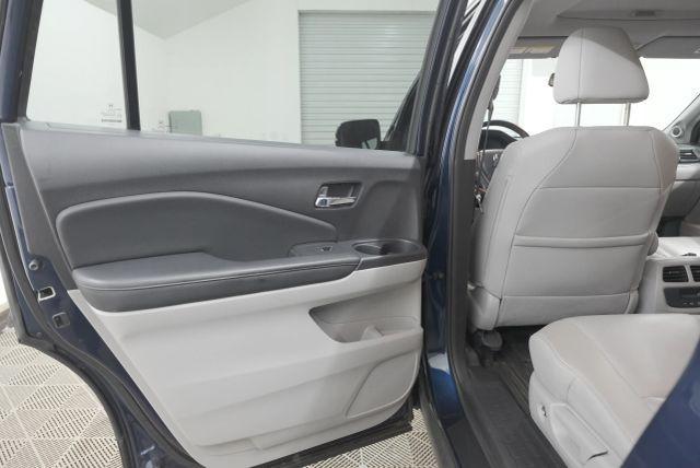 Photo of 2018 Steel Sapphire Metallic Honda Pilot