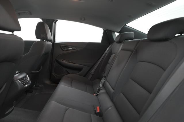 Photo of 2022 Silver Ice Metallic Chevrolet Malibu