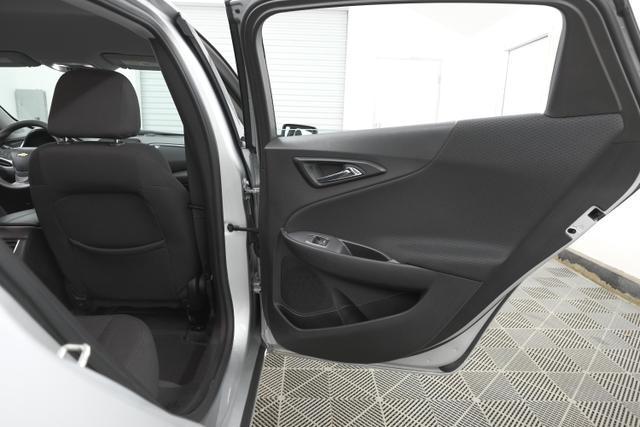 Photo of 2022 Silver Ice Metallic Chevrolet Malibu
