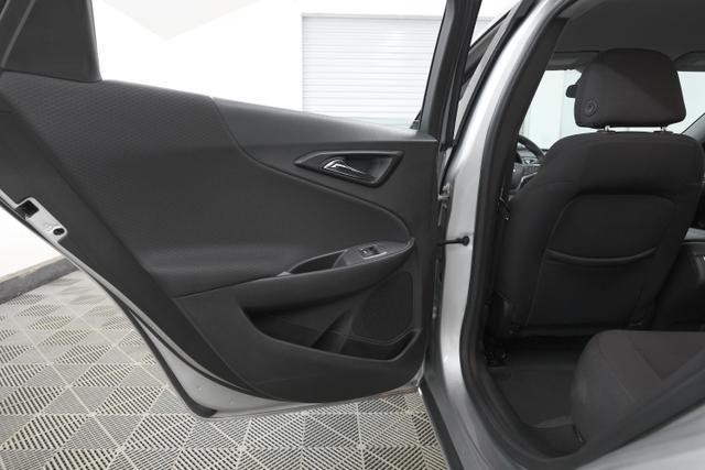 Photo of 2022 Silver Ice Metallic Chevrolet Malibu