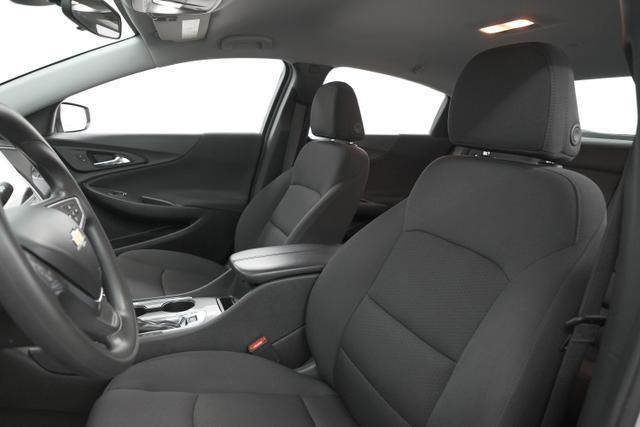 Photo of 2022 Silver Ice Metallic Chevrolet Malibu