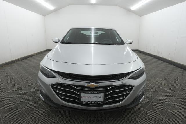 Photo of 2022 Silver Ice Metallic Chevrolet Malibu