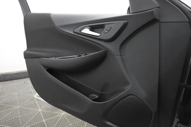 Photo of 2022 Silver Ice Metallic Chevrolet Malibu
