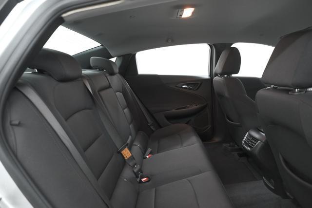 Photo of 2022 Silver Ice Metallic Chevrolet Malibu