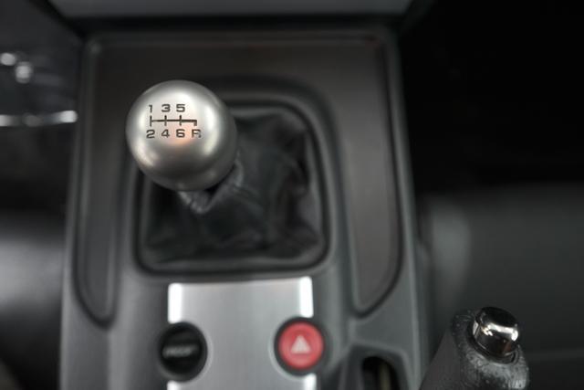 Photo of 2005 Silverstone Metallic Honda S2000