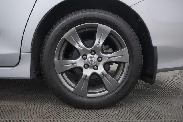 Photo of 2017 Predawn Gray Mica Toyota Sienna