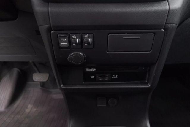 Photo of 2017 Predawn Gray Mica Toyota Sienna