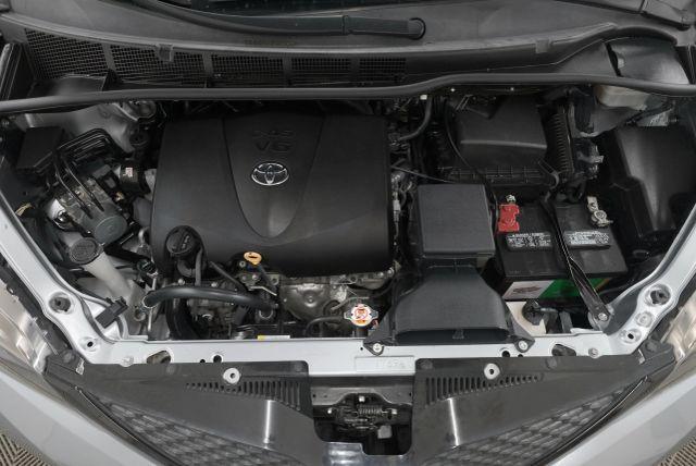 Photo of 2017 Predawn Gray Mica Toyota Sienna