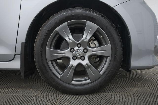 Photo of 2017 Predawn Gray Mica Toyota Sienna