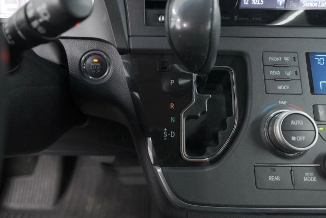 Photo of 2017 Predawn Gray Mica Toyota Sienna