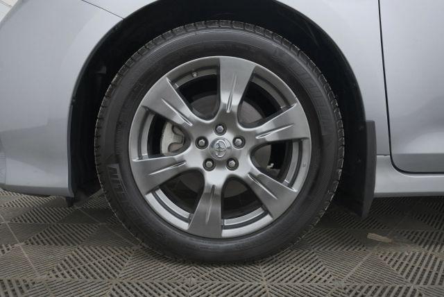 Photo of 2017 Predawn Gray Mica Toyota Sienna