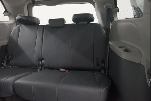 Photo of 2017 Predawn Gray Mica Toyota Sienna