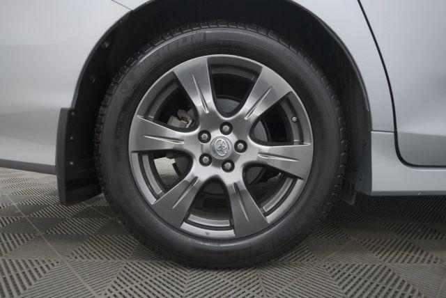 Photo of 2017 Predawn Gray Mica Toyota Sienna