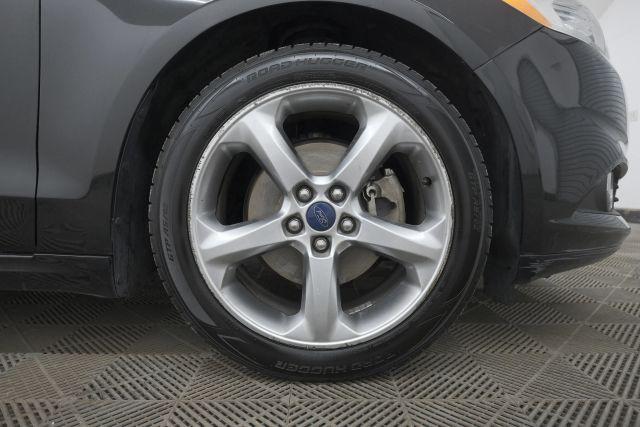 Photo of 2015 Tuxedo Black Metallic Ford Fusion