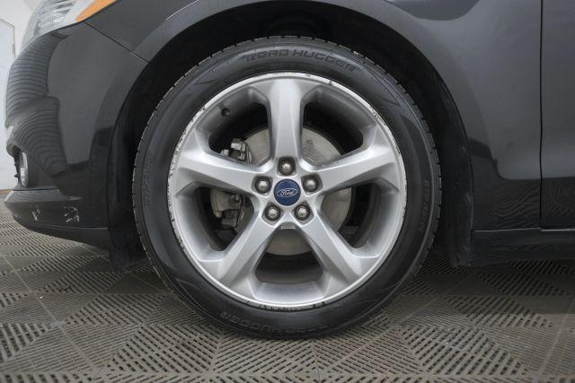 Photo of 2015 Tuxedo Black Metallic Ford Fusion