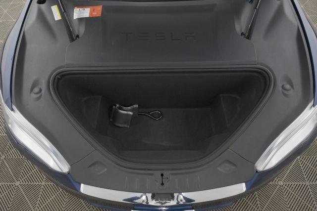 Photo of 2017 Deep Blue Metallic Tesla Model S