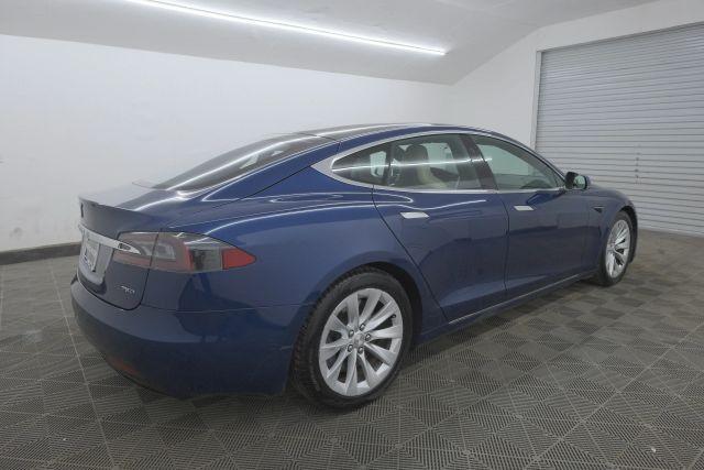 Photo of 2017 Deep Blue Metallic Tesla Model S
