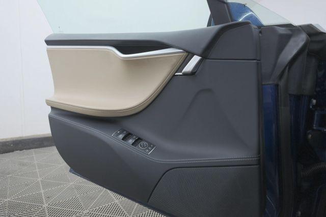 Photo of 2017 Deep Blue Metallic Tesla Model S