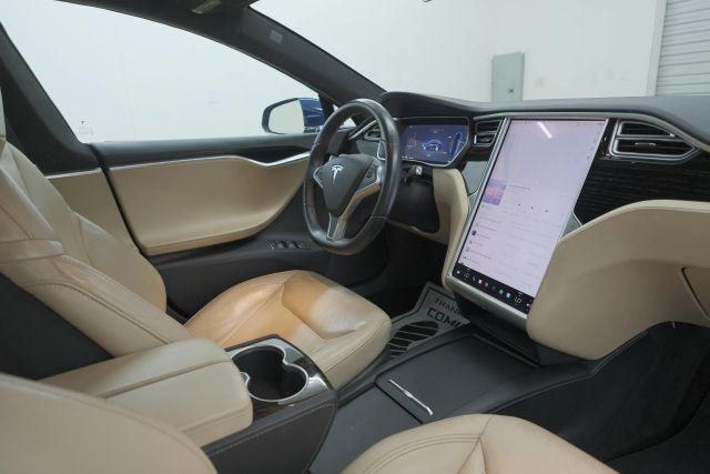 Photo of 2017 Deep Blue Metallic Tesla Model S