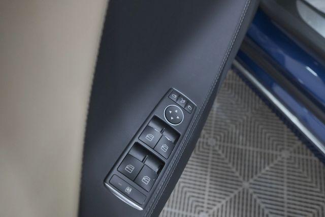 Photo of 2017 Deep Blue Metallic Tesla Model S