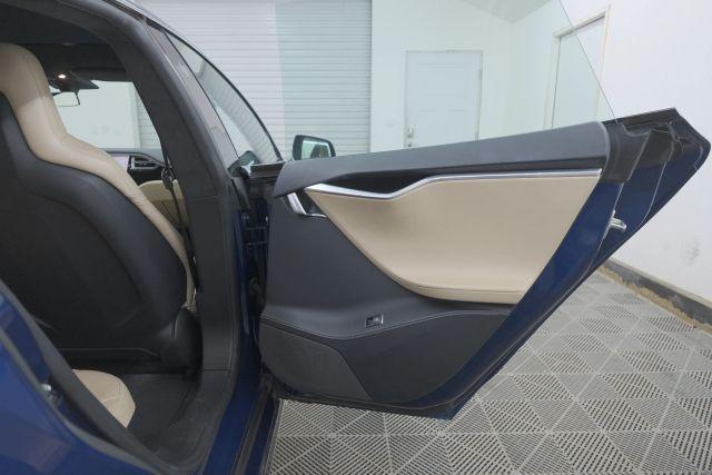 Photo of 2017 Deep Blue Metallic Tesla Model S