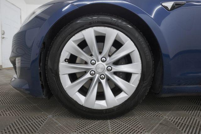 Photo of 2017 Deep Blue Metallic Tesla Model S