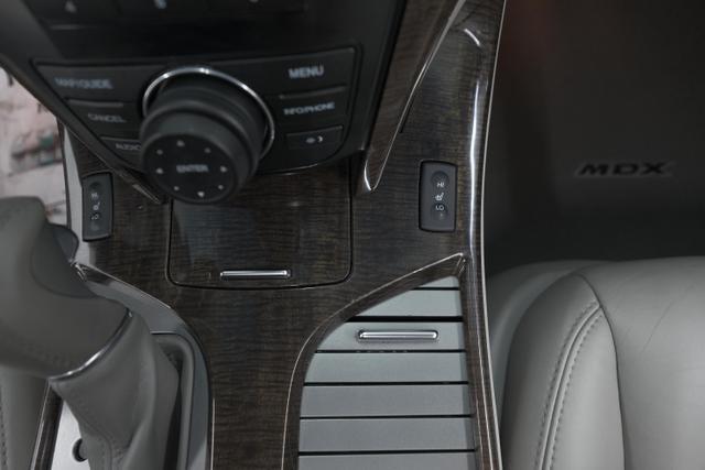 Photo of 2010 Polished Metal Metallic Acura MDX