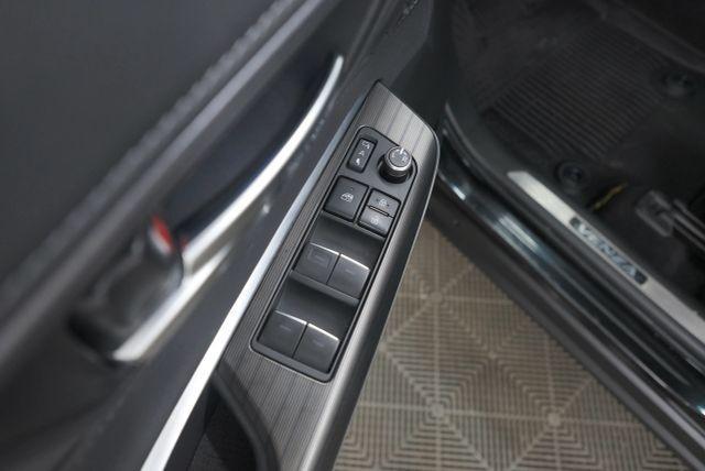 Photo of 2024 Celestial Black Toyota Venza