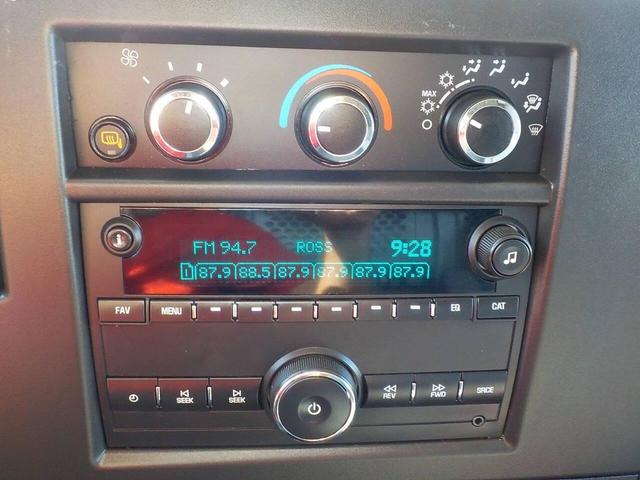 Photo of 2019 Summit White Chevrolet Express 2500