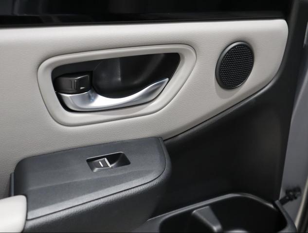 Photo of 2024 Lunar Silver Metallic Honda Pilot
