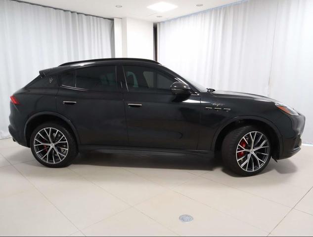 Photo of 2023 Nero Tempesta Metallic Maserati Grecale