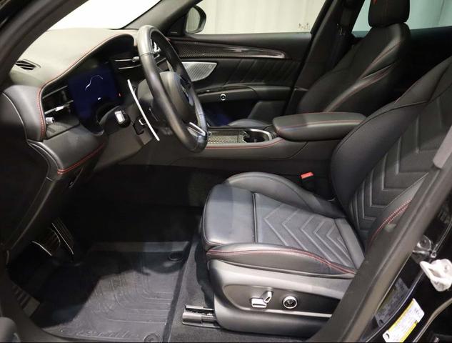 Photo of 2023 Nero Tempesta Metallic Maserati Grecale