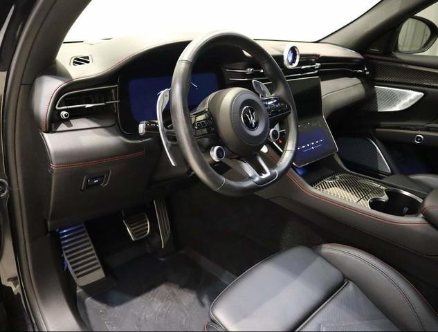 Photo of 2023 Nero Tempesta Metallic Maserati Grecale