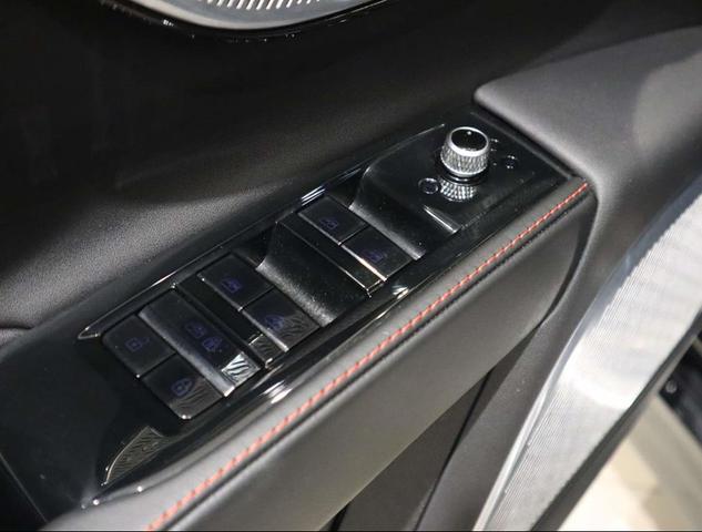 Photo of 2023 Nero Tempesta Metallic Maserati Grecale
