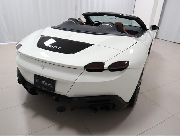 Photo of 2024 White Ferrari Roma Spider