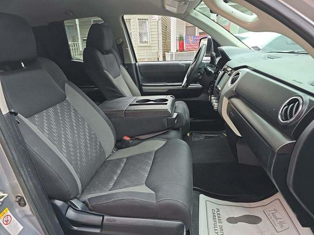 Photo of 2018 Silver Toyota Tundra