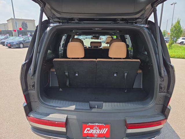 Photo of 2024 Phantom Black Hyundai SANTA FE