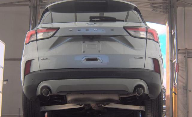Photo of 2021 Silver Metallic Ford Escape