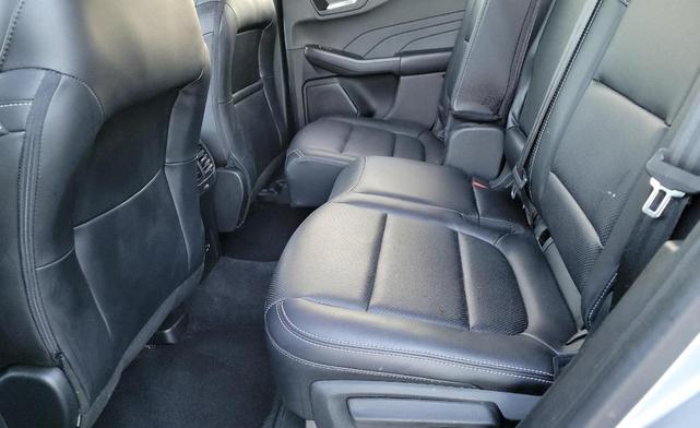 Photo of 2021 Silver Metallic Ford Escape