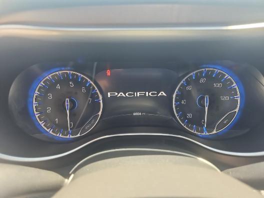Photo of 2019 Granite Crystal Metallic Clearcoat Chrysler Pacifica