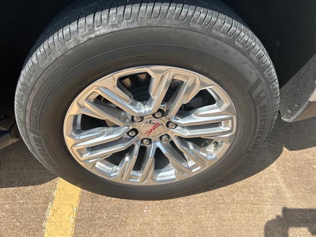 Photo of 2022 Pearl Beige Metallic GMC Yukon