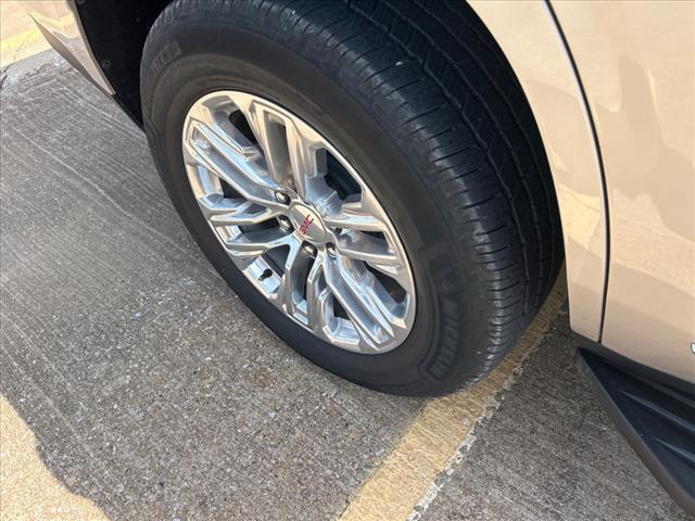 Photo of 2022 Pearl Beige Metallic GMC Yukon