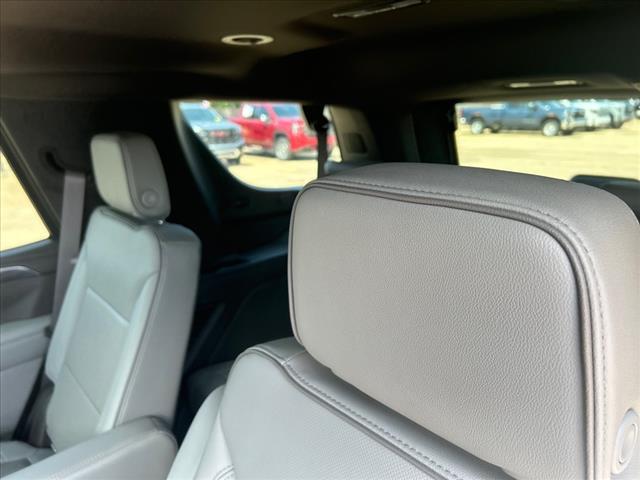Photo of 2022 Pearl Beige Metallic GMC Yukon