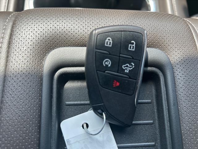 Photo of 2022 Pearl Beige Metallic GMC Yukon